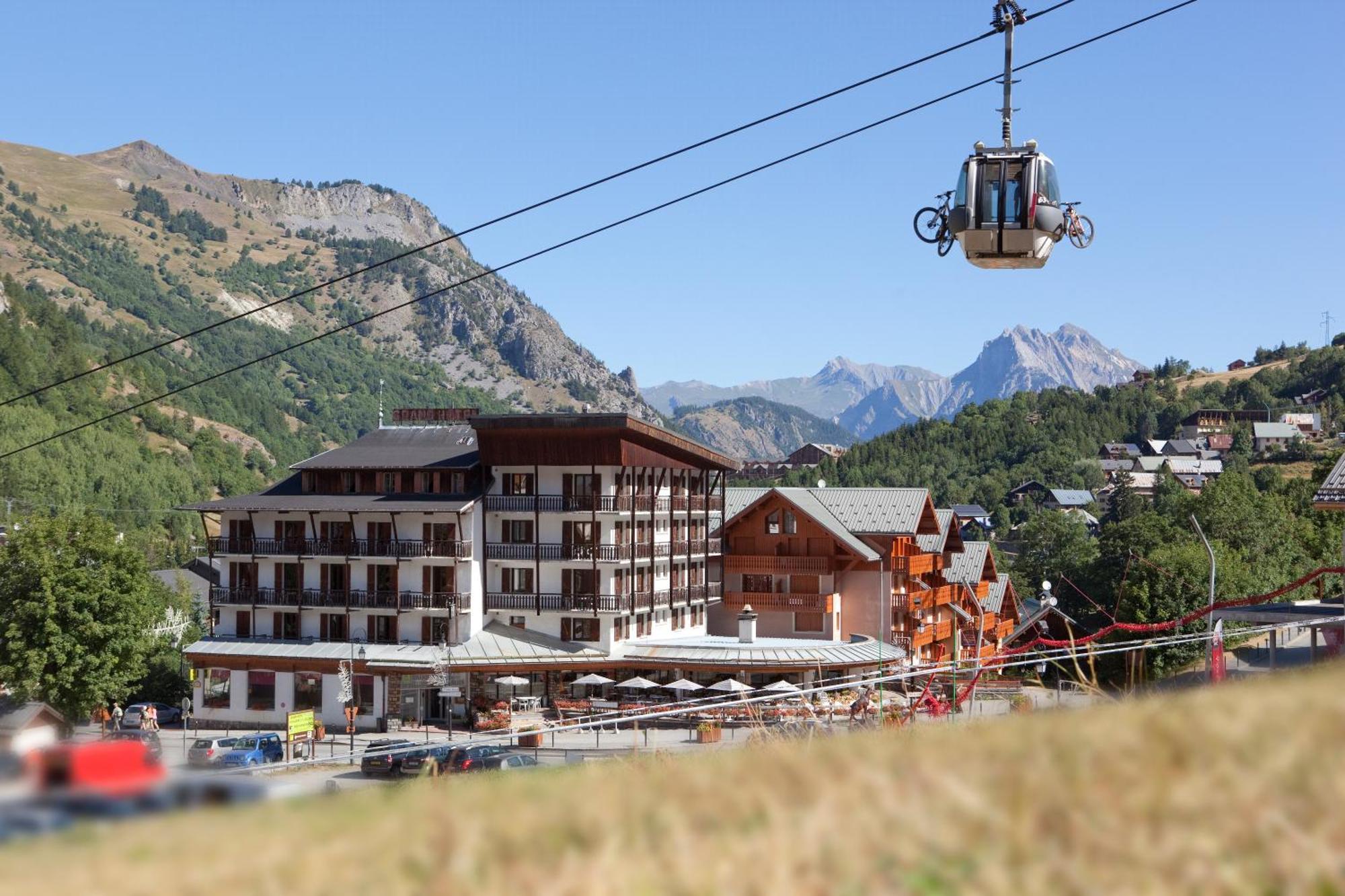Grand Hotel De Valloire Et Du Galibier Buitenkant foto